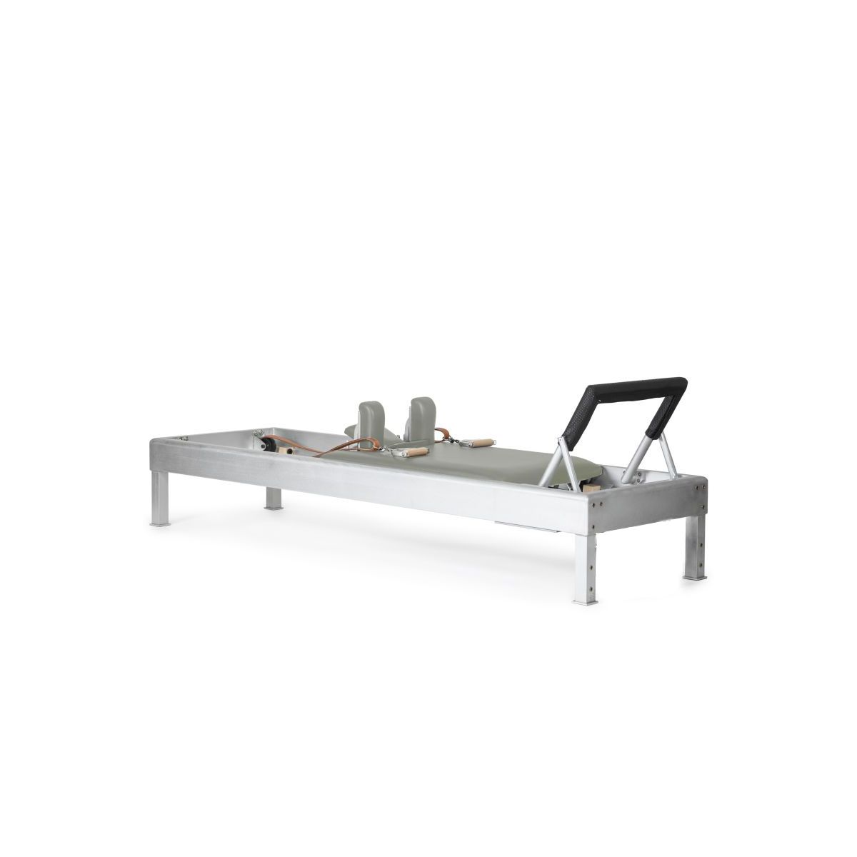 Klassische Reformerin – Elina Pilates