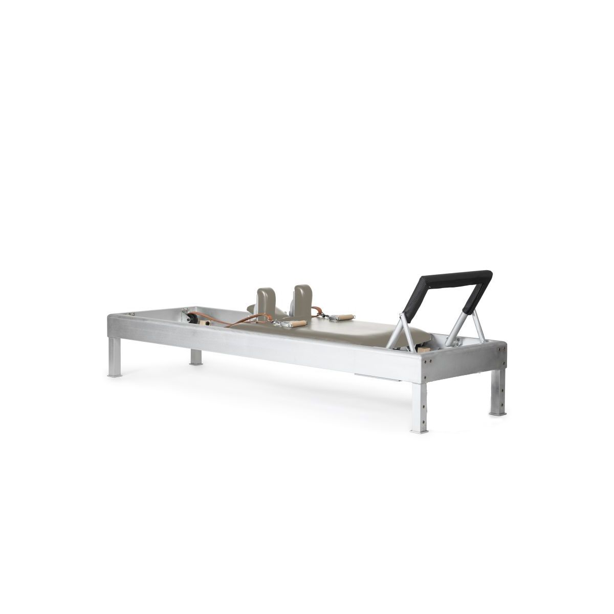 Klassische Reformerin – Elina Pilates